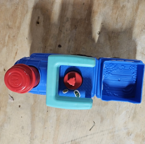 Little People train - Picture 3 of 5